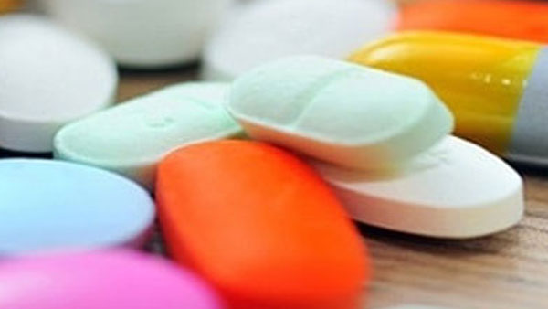 తల్లికి నిద్రమాత్రలు ఇచ్చి కూతురిపై తండ్రి లైంగిక దాడి తల్లికి నిద్రమాత్రలు ఇచ్చి కూతురిపై తండ్రి లైంగిక దాడి