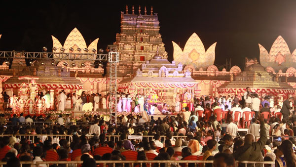 ఊహించని విధంగా స్వామి కోసం ఊహించని విధంగా స్వామి కోసం