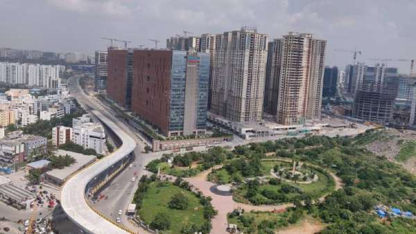 న్యూఇయర్ వేళ హైదరాబాద్, సైబరాబాద్ ఫ్లై ఓవర్ల బంద్