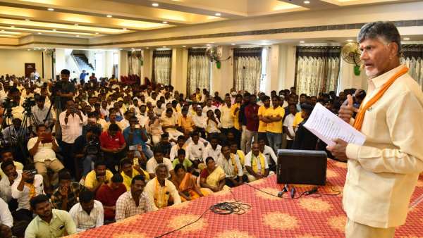 chandrababu announced his first signature on bc welfare file, return gift to ys jagan