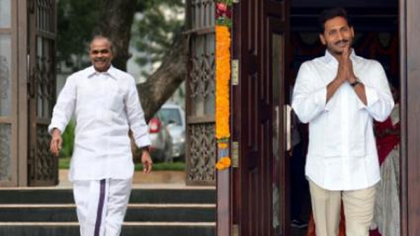 అనుకరించి చూపిన వైఎస్