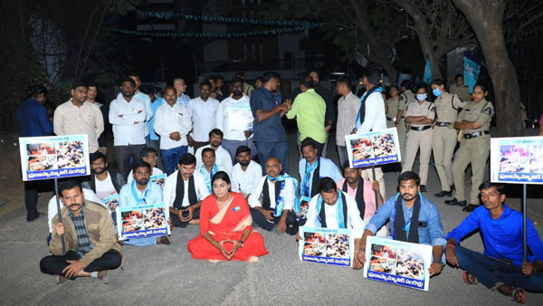 లోటస్ పాండ్ లో వైఎస్ షర్మిల దీక్ష.. అణచివేత యత్నాల్లో పోలీసులు