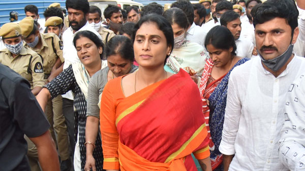 వైఎస్ షర్మిల పాదయాత్ర కత్తిమీద సామే..