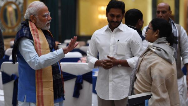 సోషల్ మీడియాలో వైరల్గా.. సోషల్ మీడియాలో వైరల్గా..