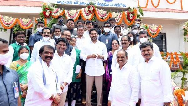 ఎయిర్ పోర్టులో..