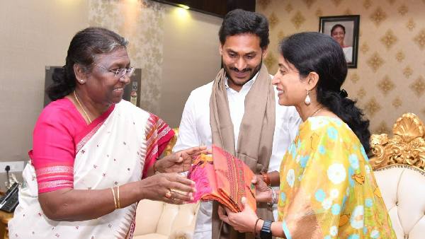 కష్టాలను చిరునవ్వుతో స్వీకరించారు