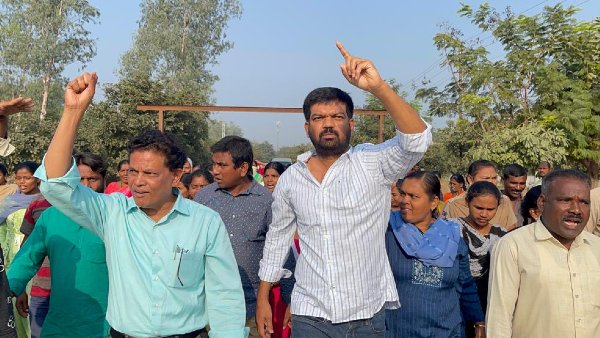 డబుల్ బెడ్ రూమ్ ఇళ్ళ కోసం ఆకునూరి మురళి పోరుబాట డబుల్ బెడ్ రూమ్ ఇళ్ళ కోసం ఆకునూరి మురళి పోరుబాట