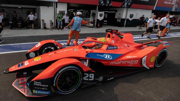 సమీపిస్తోన్న గడువు..