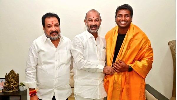 ఆస్కార్ నామినేషన్స్ లో నాటు నాటు పాట.. రాహుల్ సిప్లిగంజ్ కు ప్రశంసలు ఆస్కార్ నామినేషన్స్ లో నాటు నాటు పాట.. రాహుల్ సిప్లిగంజ్ కు ప్రశంసలు