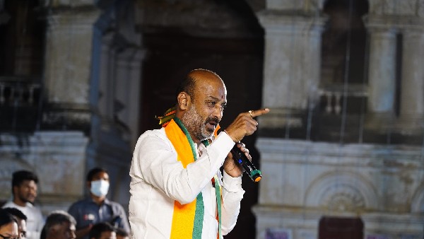 బండి సంజయ్ కుమారుడు భగీరధ్ పై కేసు నమోదు 