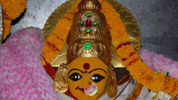 రేంజర్ల రాజేష్ అరెస్ట్ కు డిమాండ్ .. బాసర బంద్ 