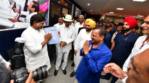 ఖమ్మంలో భేటీ.. ఖమ్మంలో భేటీ..