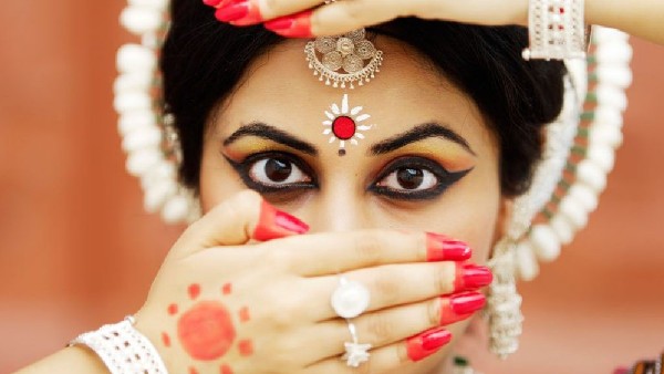 ఈ పనులు చేసేటప్పుడు బొట్టు లేకుంటే ప్రయోజనం ఉండదు