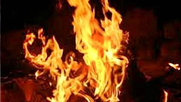 కారు దగ్ధం కారు దగ్ధం