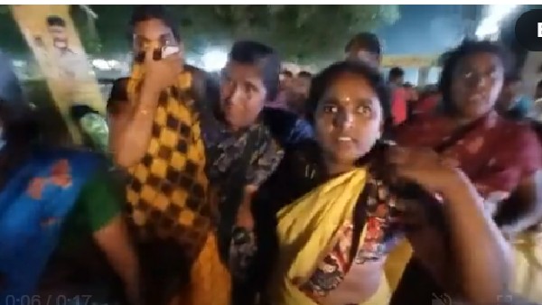 సంక్రాంతి కానుకల పేరుతో.. సంక్రాంతి కానుకల పేరుతో..