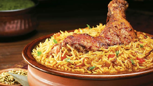 న్యూఇయర్ సందర్భంగా పిజ్జాలతోపాటు కండోమ్స్ ఆర్డర్ చేశారు!