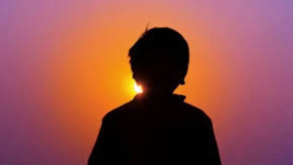 Shock: A fifth class student who went to school died suspiciously in Tamil Nadu. Shock: A fifth class student who went to school died suspiciously in Tamil Nadu.