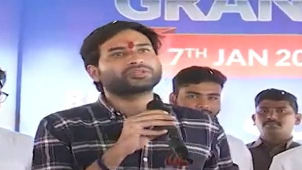 ఒకే వేదికపై..