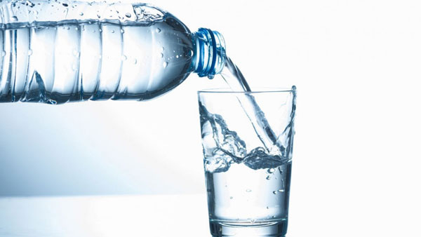 అతిగా వేడి నీటిని తాగితే ఈ అవయవాలకు నష్టం.. బీ కేర్ ఫుల్