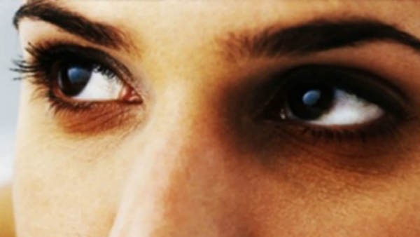 కళ్ళ క్రింద నల్లని వలయాలు తగ్గాలంటే ఈ పని చెయ్యండి