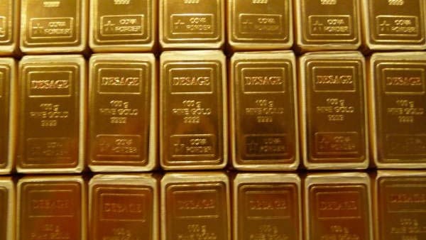 సాక్సుల్లో బంగారం