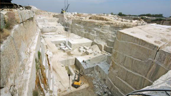 దొంగలెక్కలు, తప్పుడు పత్రాలతో మైనింగ్ అక్రమాలు.. తెలంగాణాలో వారికి టెన్షన్