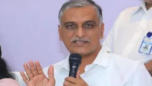  సోషల్ మీడియాలో రిక్వెస్ట్ పెడితే కాలనీకే కంటి వెలుగు బృందాలు