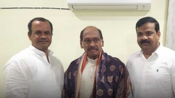 ఠాక్రే తో ఎంపీ కోమటిరెడ్డి వెంకటరెడ్డి భేటీ