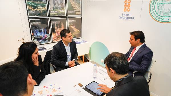 పారిశ్రామిక దిగ్గజాలు..