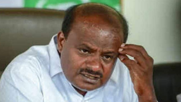 ఫ్యామిలీ రాజకీయాలు ఫ్యామిలీ రాజకీయాలు