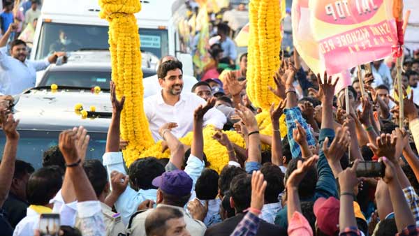 400 మంది వాలంటీర్లు లోకేశ్ యాత్రలో 400 మంది వాలంటీర్లు లోకేశ్ యాత్రలో