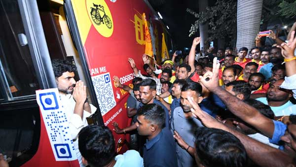 లోకేశ్ కోసం క్యారవాన్ సిద్దం.. లోకేశ్ కోసం క్యారవాన్ సిద్దం..