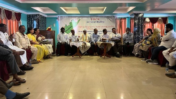 జనసేన ఎంపీగా పోటీ..మేధావులతో చర్చలు