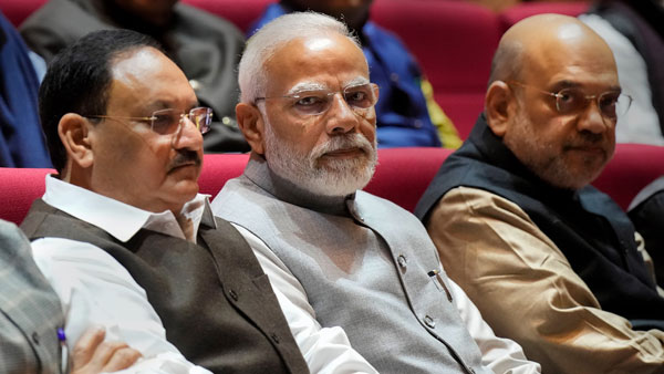 ముగ్గురు అగ్రనేతల వరుస సభలు.. ముగ్గురు అగ్రనేతల వరుస సభలు..