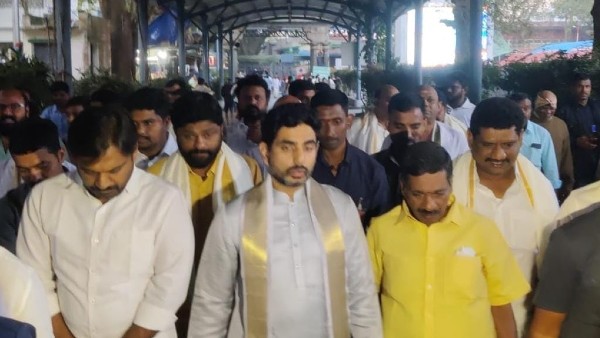 nara lokesh darshan at tirumala temple ahead of padayatra, tdp slams govt for delay