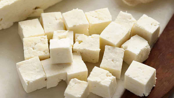 ముడి కాటేజ్ చీజ్