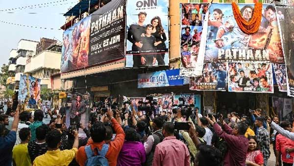 పఠాన్ సినిమాపై నిరసనలు