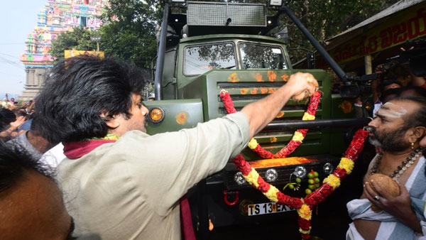 పవన్ పై వైసీపీ గురి