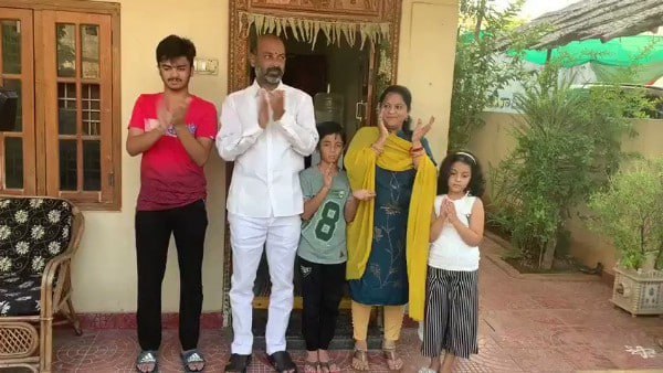 కొడుకుని అదుపులో పెట్టుకోవాలి..