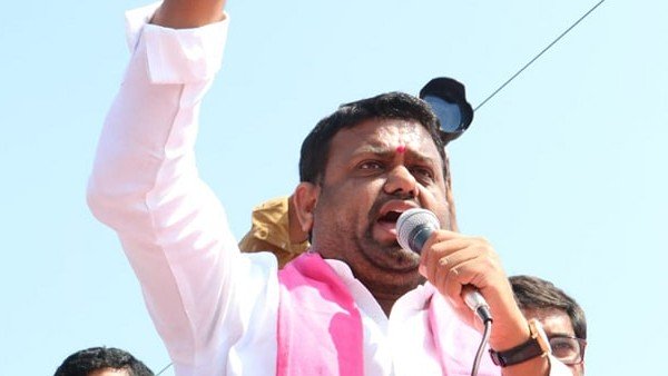  పేర్ని నాని వ్యాఖ్యలకు పైలట్ రోహిత్ రెడ్డి కౌంటర్ 