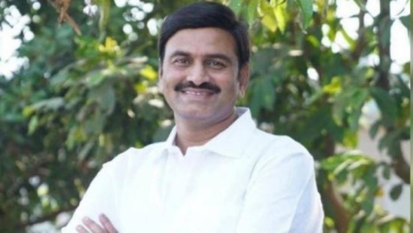 వైఎస్ జగన్ పైనా.. వైఎస్ జగన్ పైనా..