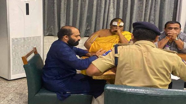 మళ్ళీ బీఎల్ సంతోష్, తుషార్ స్టే పొడిగించిన తెలంగాణా హైకోర్టు మళ్ళీ బీఎల్ సంతోష్, తుషార్ స్టే పొడిగించిన తెలంగాణా హైకోర్టు