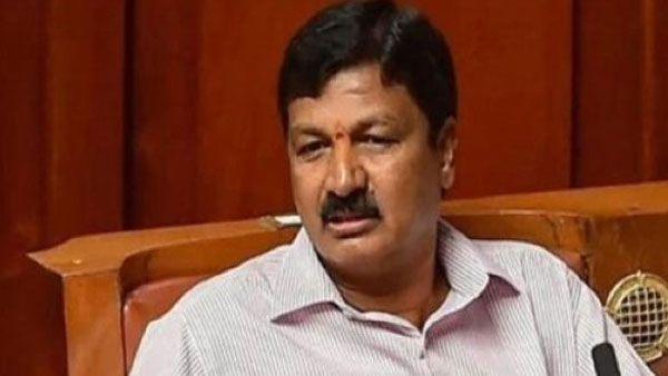 The former CM who himself went to the police station to file a case against the ruling party leaders along with the former minister, what is happening