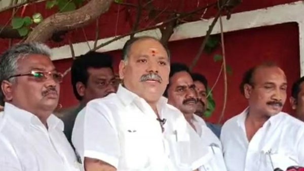  గవర్నర్ కు ఉద్యోగుల ఫిర్యాదు