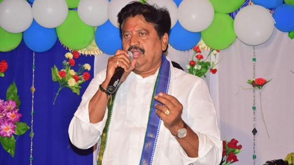 నీ లాగా పార్టీలు మారలేదంటూ - దమ్మంటే అడుగు పెట్టు