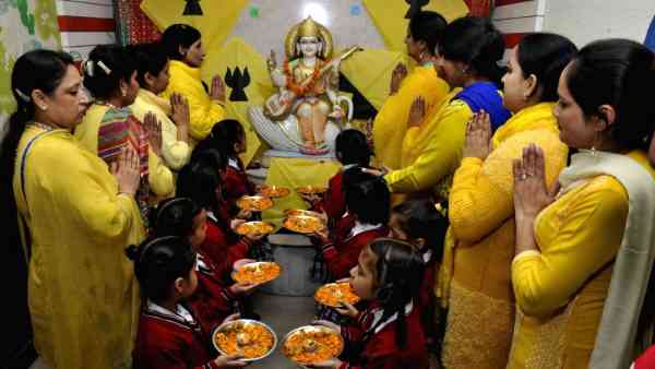 Vasant Panchami 2023:Know the history and which god to be worshipped during this season Vasant Panchami 2023:Know the history and which god to be worshipped during this season