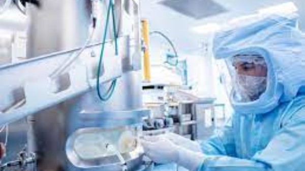 Scientists working on developing vaccine for cancer Scientists working on developing vaccine for cancer