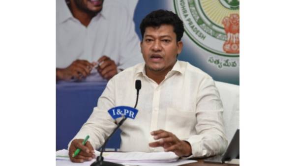 పవన్ కళ్యాణ్ ఓ వెర్రి బాగులోడు అంటూ ఆగ్రహం 