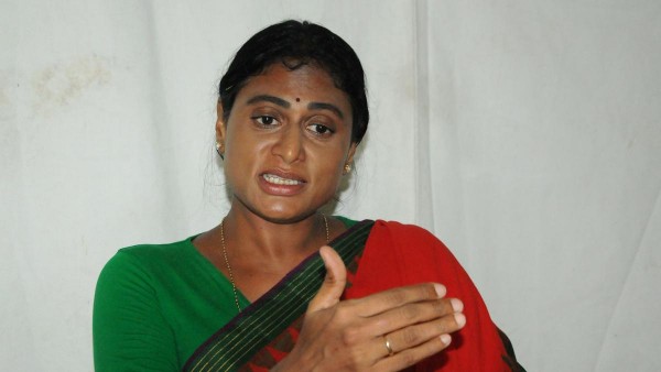 వైఎస్ షర్మిల పాదయాత్రపై కొనసాగిన రచ్చ