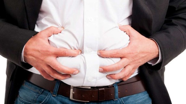 కడుపు ఉబ్బరం తగ్గాలంటే ఈ ఆహారాలకు దూరంగా ఉండండి కడుపు ఉబ్బరం తగ్గాలంటే ఈ ఆహారాలకు దూరంగా ఉండండి